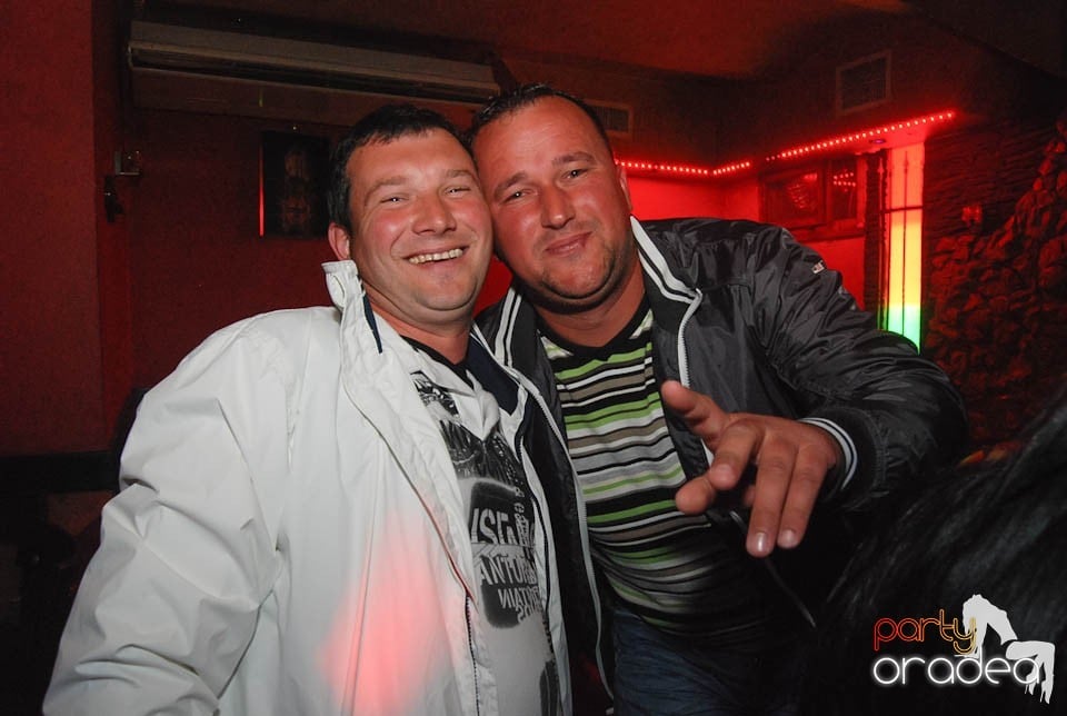 Distracţie în Club Downtown, 