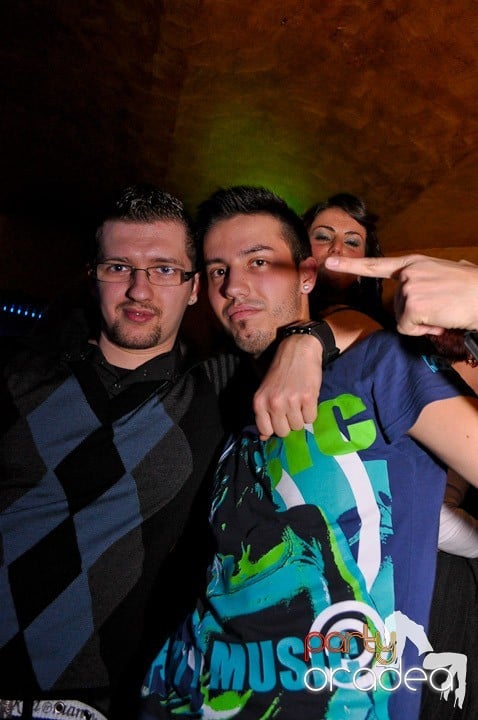 Distracţie în Club Downtown, 