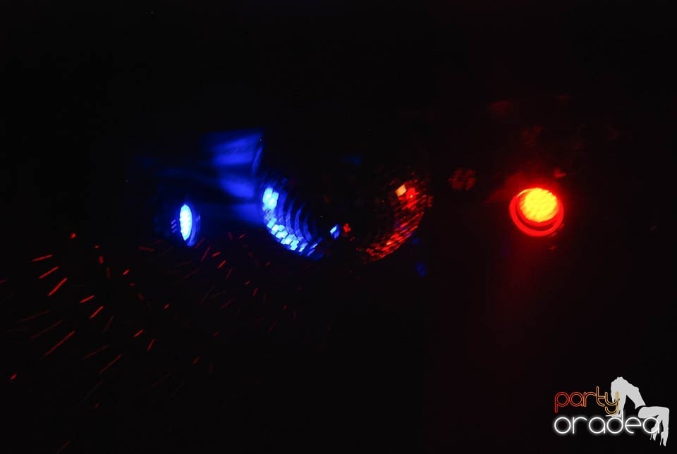 Distracţie în Club Downtown, 