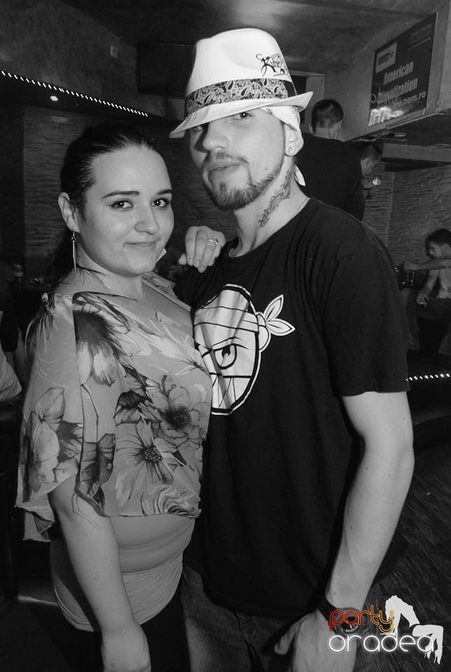 Distracţie în Club Downtown, 