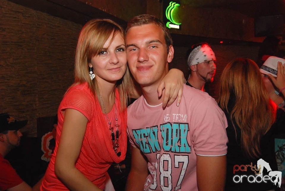 Distracţie în Club Downtown, 