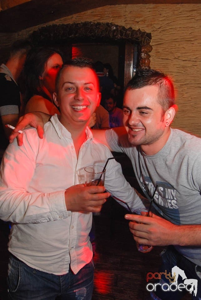 Distracţie în Club Downtown, 