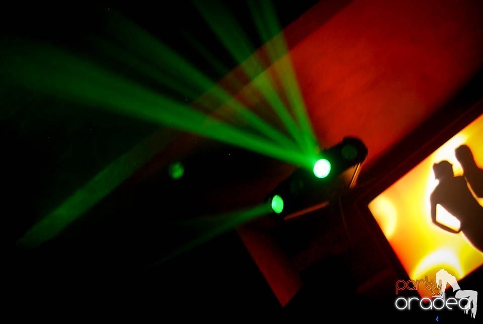 Distracţie în Club Downtown, 