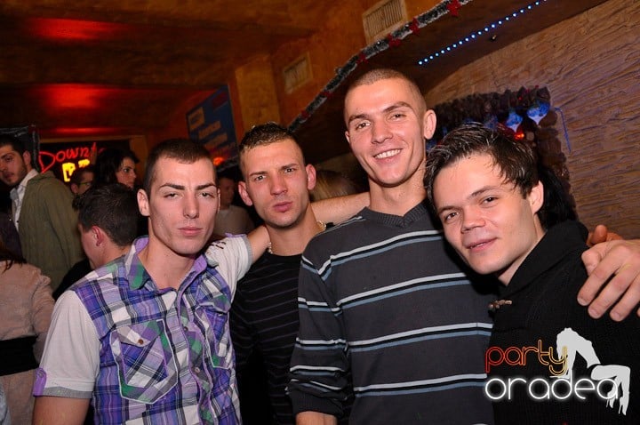 Distracţie în Club Downtown, 