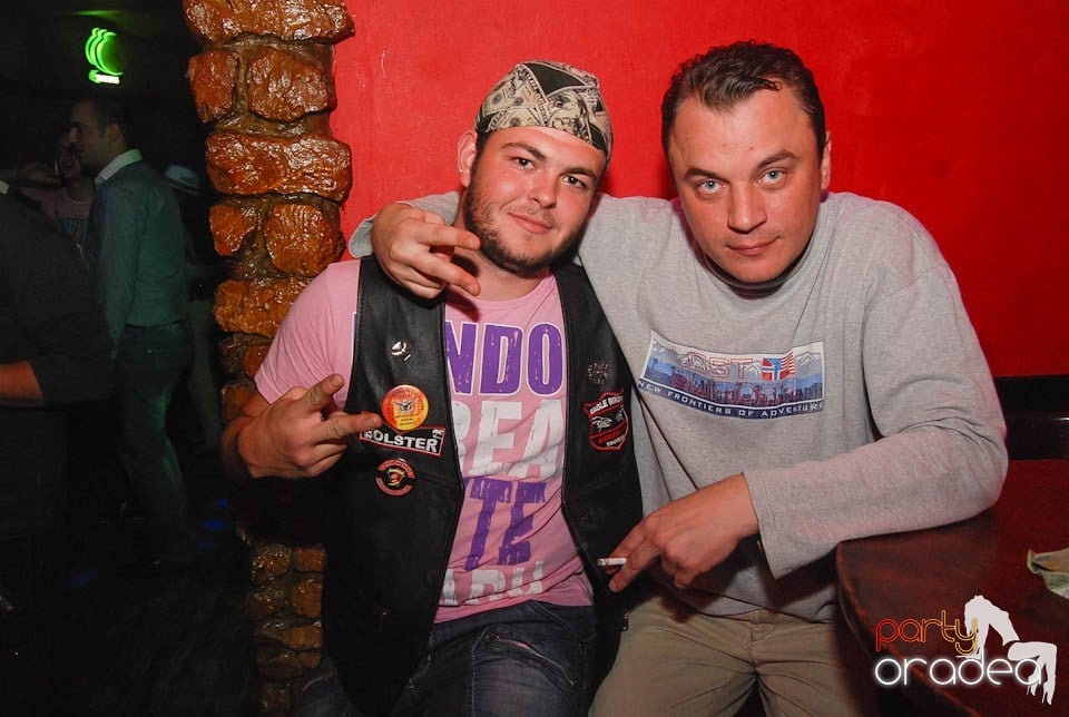 Distracţie în Club Downtown, 