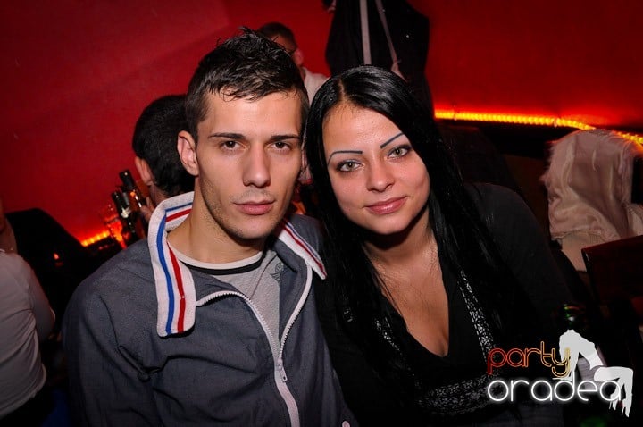 Distracţie în Club Downtown, 