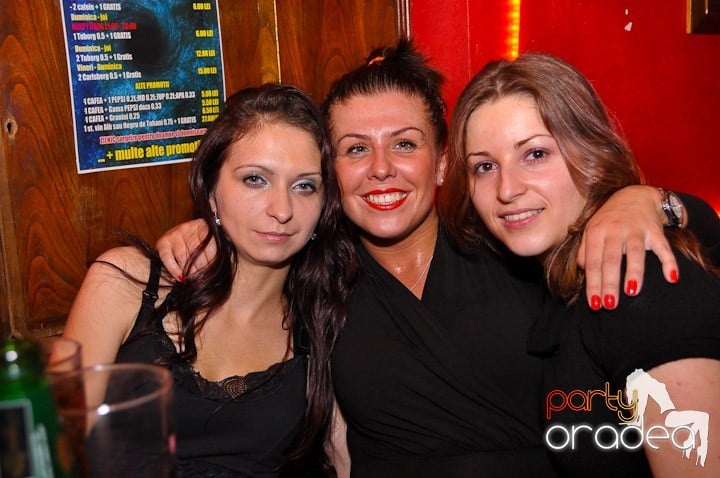 Distracţie în Club Downtown, 