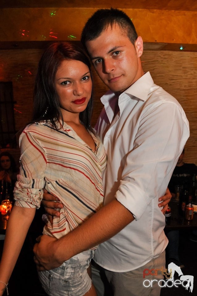 Distracţie în Club Downtown, 