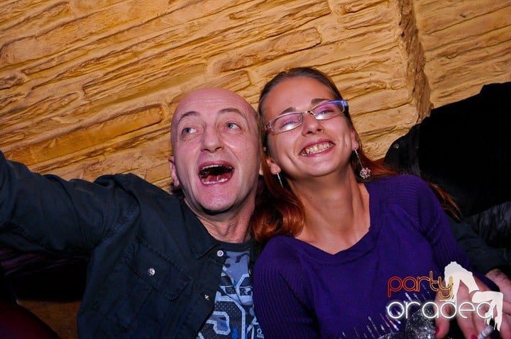 Distracţie în Club Downtown, 