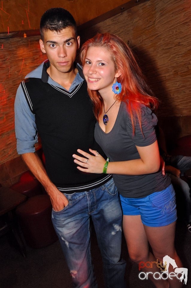 Distracţie în Club Downtown, 