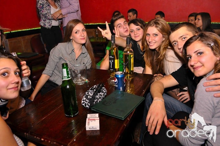 Distracţie în Club Downtown, 