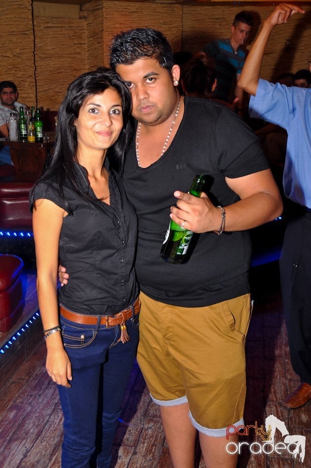 Distracţie în Club Downtown, 