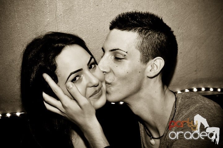 Distracţie în Club Downtown, 