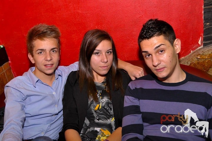 Distracţie în Club Downtown, 