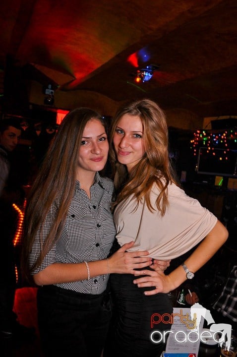 Distracţie în Club Downtown, 