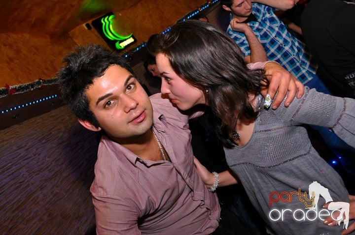 Distracţie în Club Downtown, 