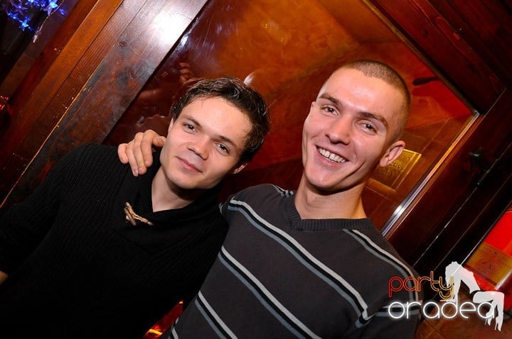 Distracţie în Club Downtown, 