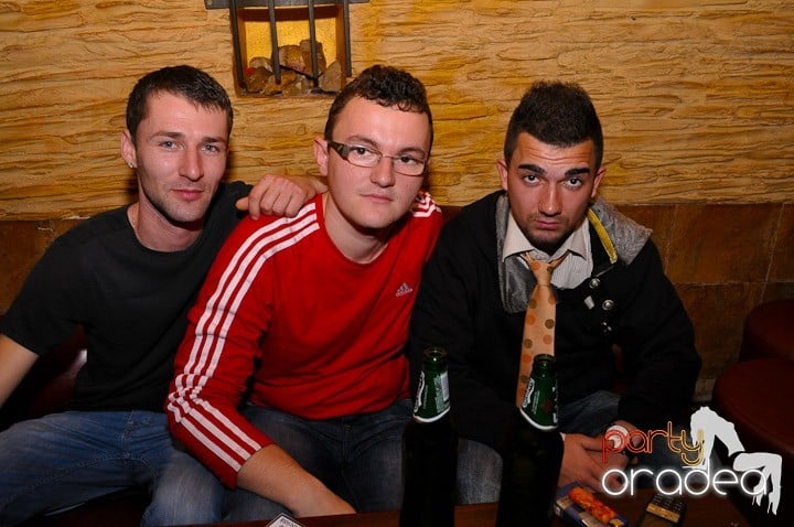 Distracţie în Club Downtown, 