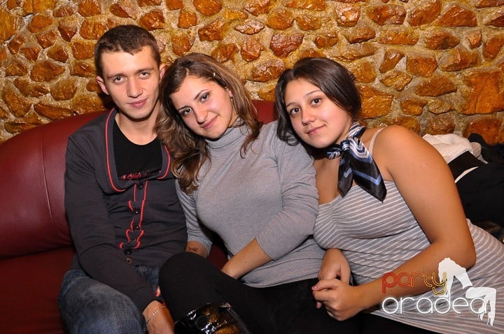 Distracţie în Club Downtown, 