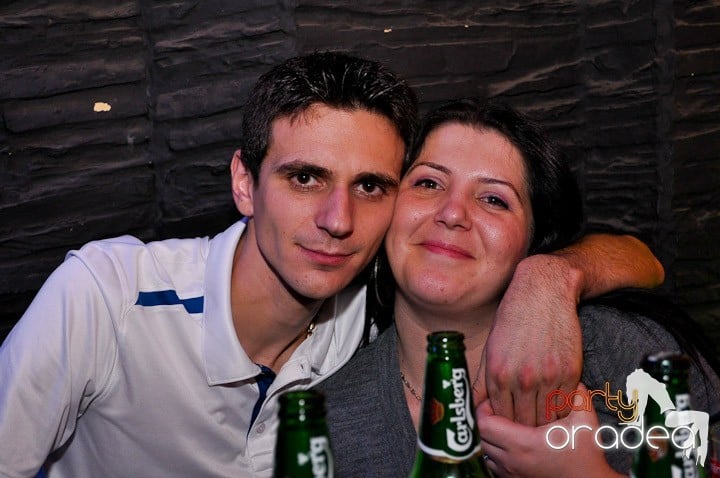 Distracţie în Club Downtown, 