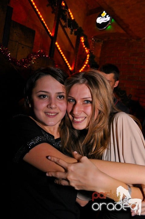 Distracţie în Club Downtown, 