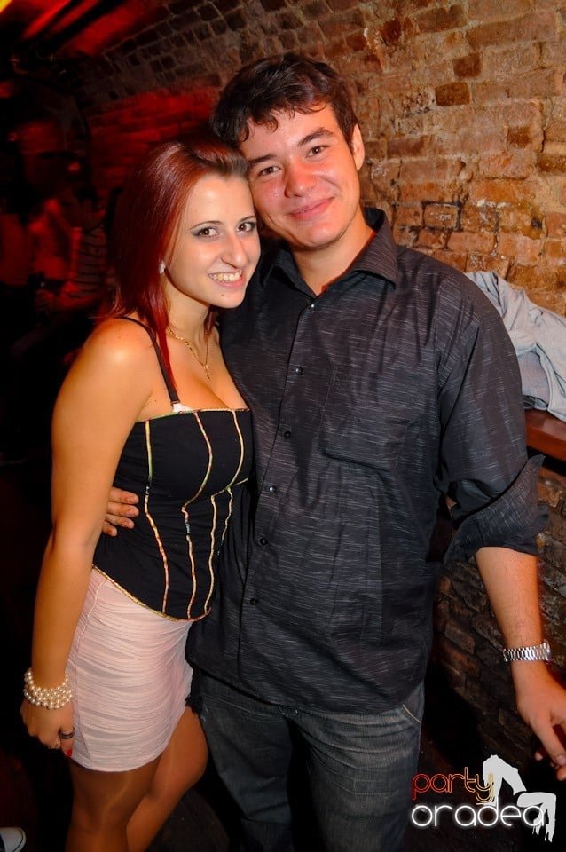 Distracţie în Club Escape, 