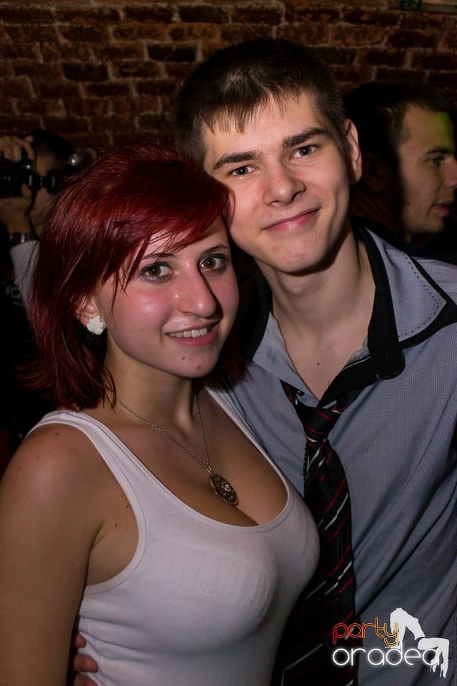 Distracţie în Club Escape, 