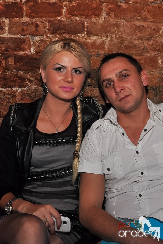 Distracţie în Club Escape, 