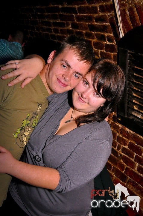 Distracţie în Club Escape, 