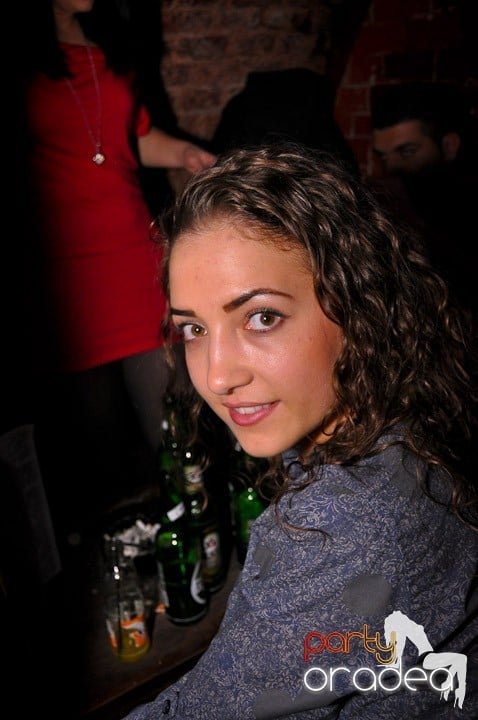 Distracţie în Club Escape, 