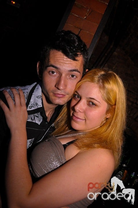 Distracţie în Club Escape, 