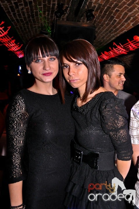 Distracţie în Club Escape, 