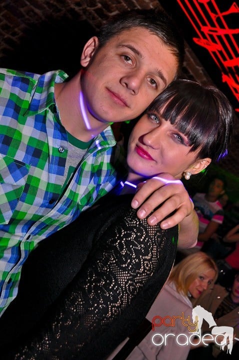 Distracţie în Club Escape, 