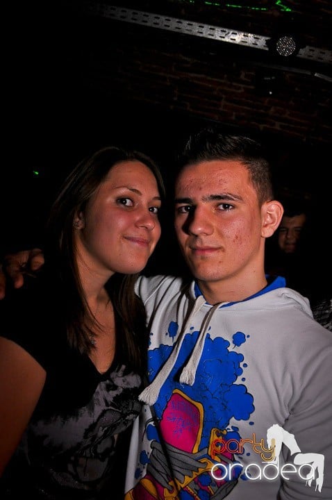 Distracţie în Club Escape, 