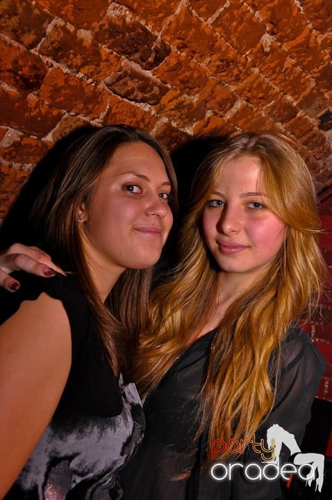 Distracţie în Club Escape, 