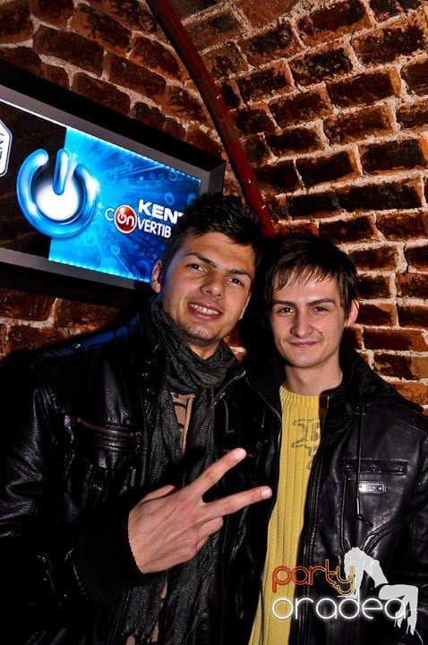 Distracţie în Club Escape, 