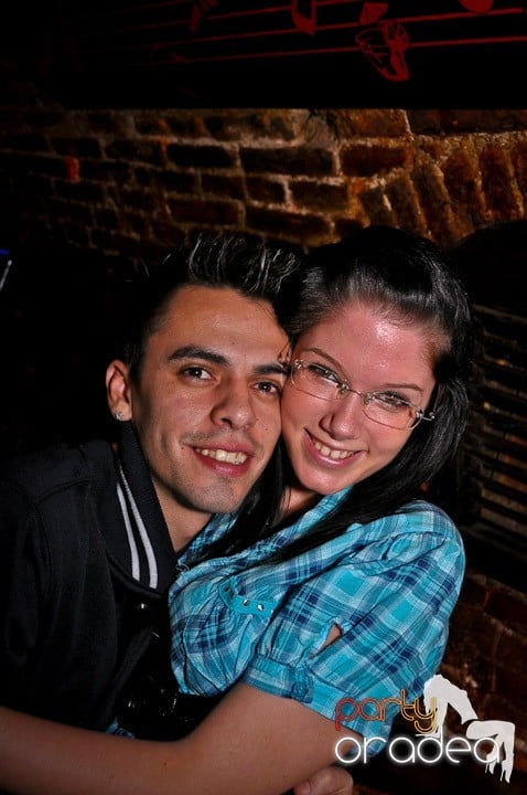 Distracţie în Club Escape, 