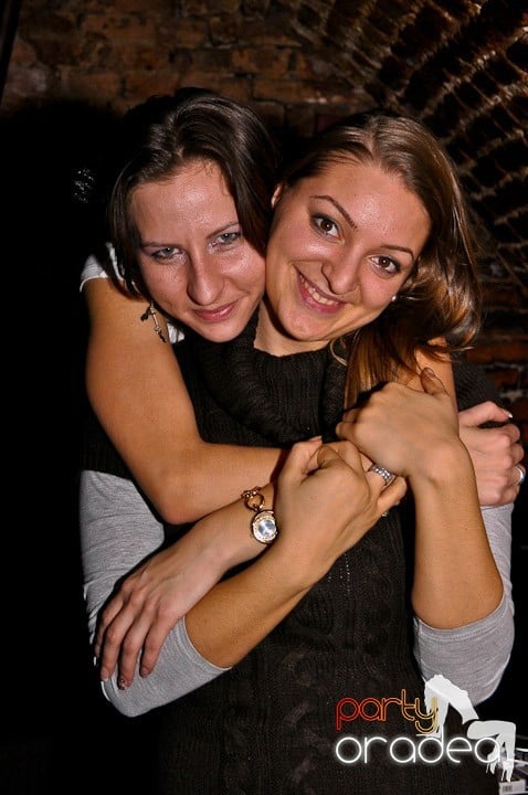 Distracţie în Club Escape, 