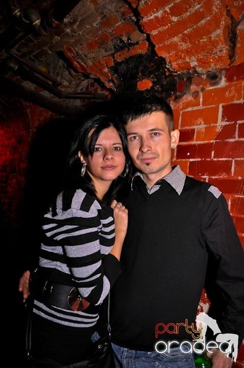 Distracţie în Club Escape, 