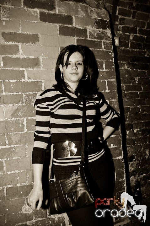 Distracţie în Club Escape, 