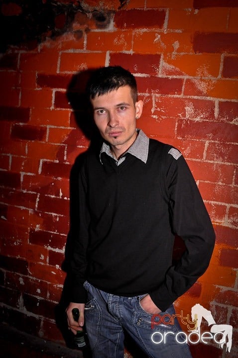 Distracţie în Club Escape, 