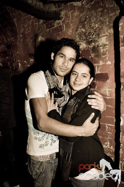 Distracţie în Club Escape, 