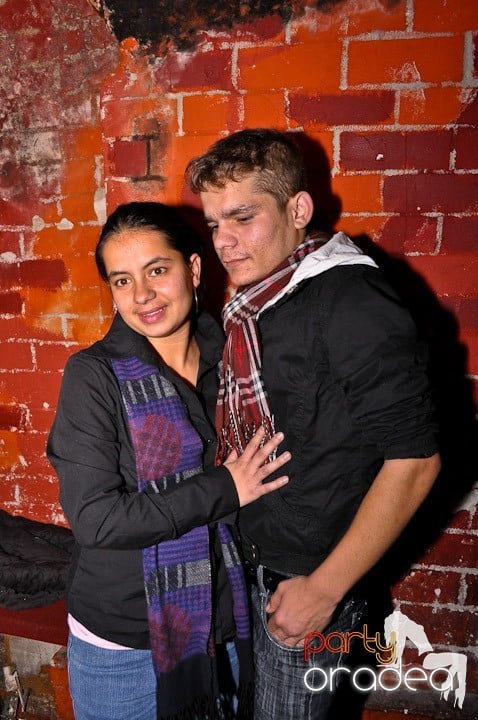 Distracţie în Club Escape, 