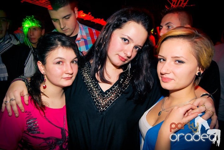 Distracţie în Club Escape, 