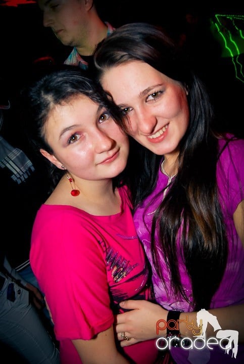 Distracţie în Club Escape, 