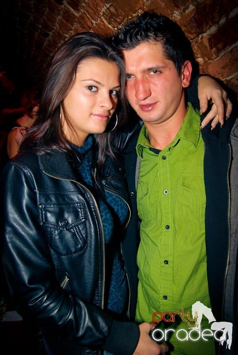 Distracţie în Club Escape, 