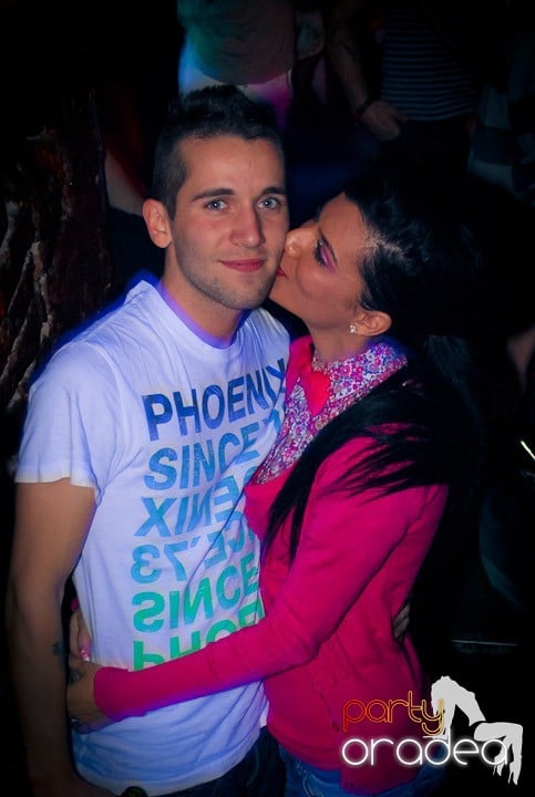 Distracţie în Club Escape, 