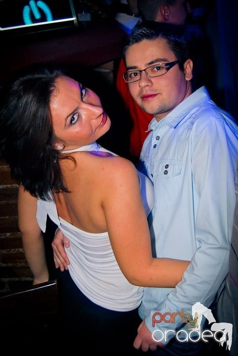 Distracţie în Club Escape, 