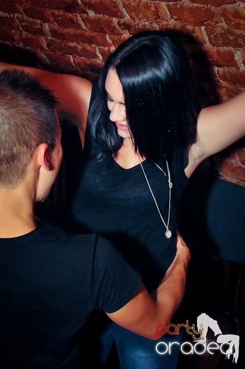 Distracţie în Club Escape, 