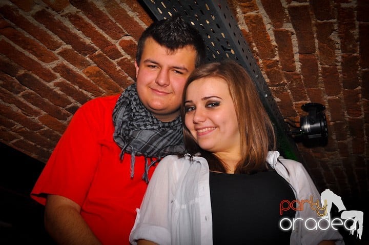 Distracţie în Club Escape, 